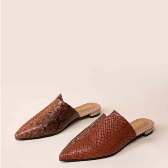Pointed toe croc/snake print flat mules - Picture 2 of 2